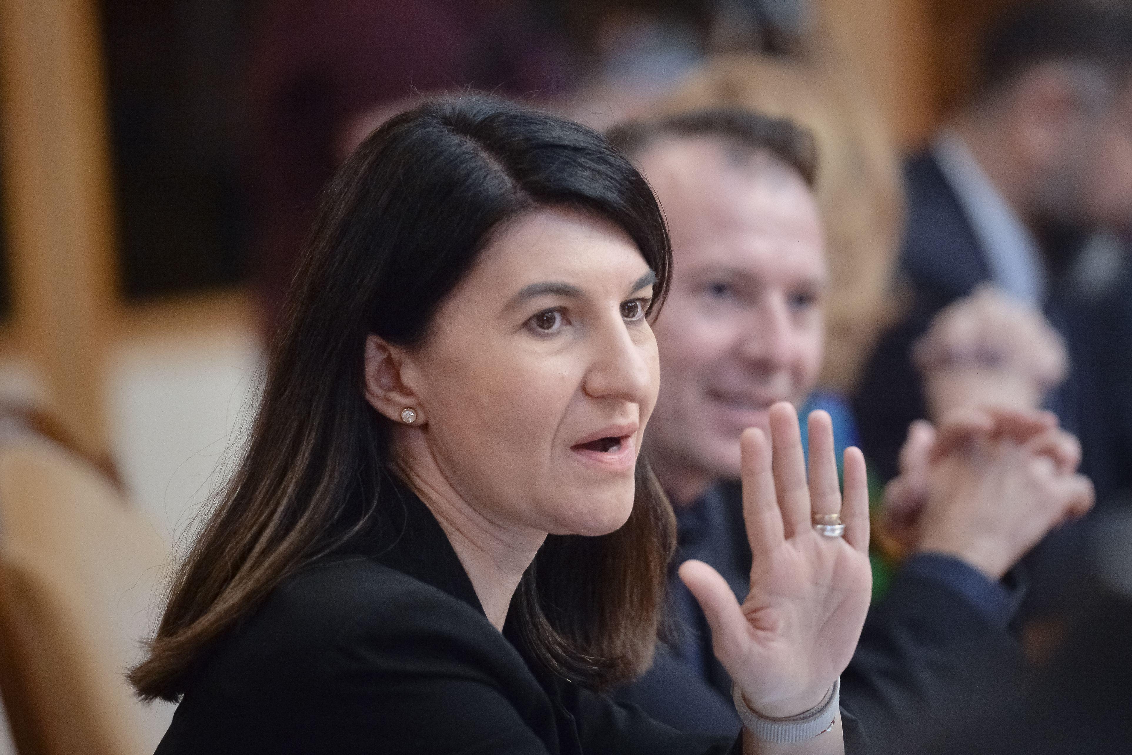 A șocat pe toată lumea! Ce averi ascunde ministrul Muncii, Violeta Alexandru? A spus tot &icirc;n declarația de avere