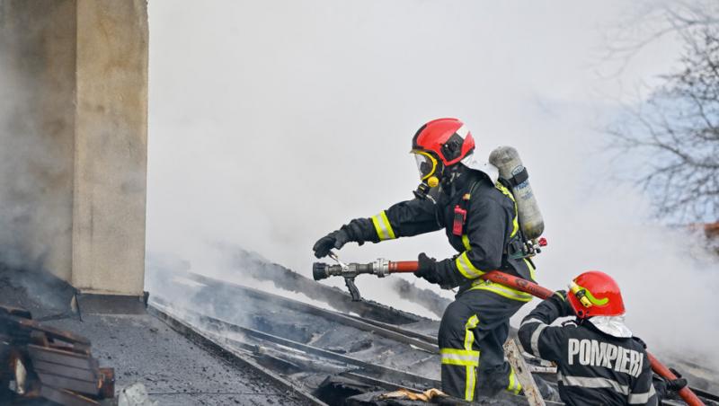 Un pompier a stins un incendiu în timpul liber