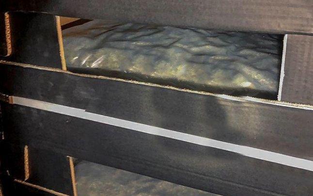 Șoferi de TIR rom&acirc;ni, prinși &icirc;n Germania cu sute kilograme de cannabis ascuns printre pepeni. Cine era capul rețelei