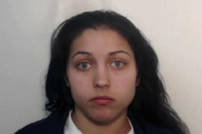 Expertă &icirc;n furturi, la 20 de ani! Cum și-a justificat faptele o rom&acirc;ncă ce a jefuit zeci de persoane &icirc;n Manchester: &rdquo;E prea greu!&rdquo;