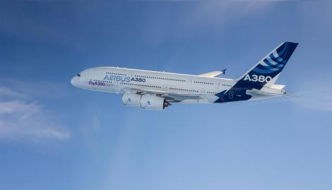 Airbus renunță la gigantul A380, din lipsă de clienți