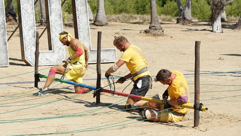 Echipa galbenã câştigă ultimul joc de Salvare la Ultimul Trib