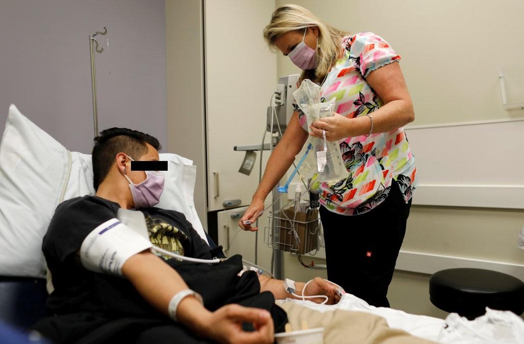 S-a &icirc;mbolnăvit de rujeolă, a fost transferat la Spitalul Județean Vrancea. A luat gripă de la Infecțioase, apoi a murit. Bărbat de 41 din Vrancea, infectat &icirc;n spitale