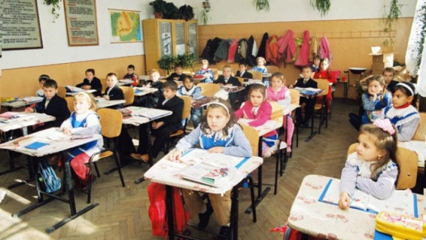 Clase separate pentru elevi, &icirc;n școala primară. Noile planuri ale Ministrului Educației &icirc;i revoltă pe părinți