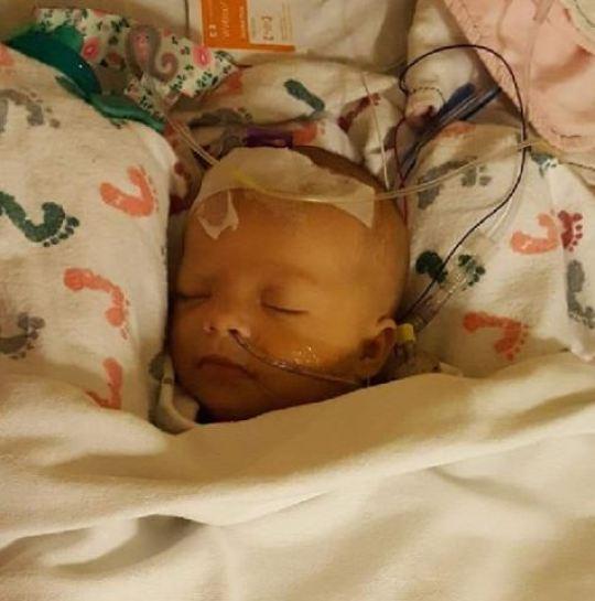 Tulburător. Strigătul de disperare al unei mame: &bdquo;Fetița mea de 7 luni va muri &icirc;n cur&acirc;nd. Faceți ceva, ajutați-mă!!! Nu vreau să-mi pierd minunea!&rdquo;