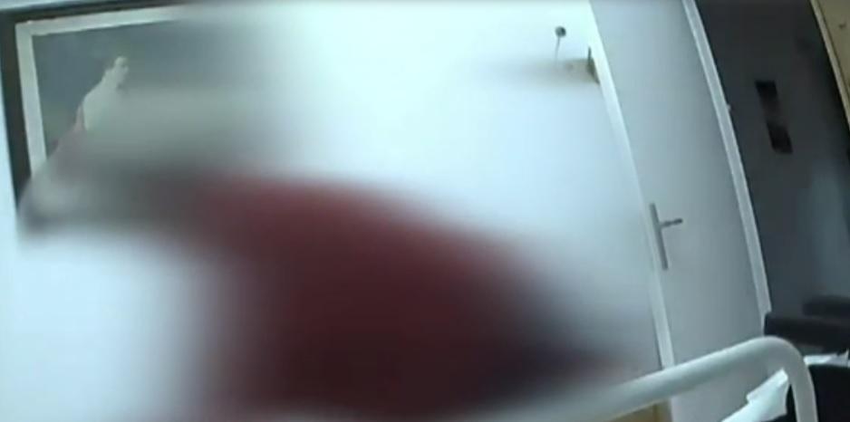 O rom&acirc;ncă a maltratat bătr&acirc;ni &icirc;ntr-un azil din Italia! Atenție, imagini ce vă pot afecta emoțional! &ndash; Video