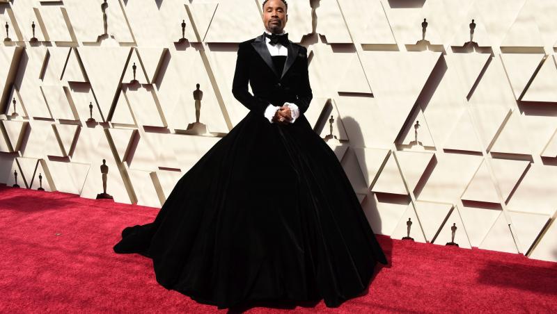 „Mi-am îmbrăcat fundul negru într-o rochie. Te deranjează?”. Un actor homosexual a făcut furori la gala Oscar. Cele mai spectaculoase ținute. Foto
