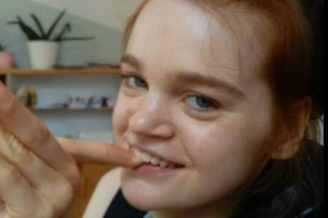 O adolescentă cu dizabilități a fost amendată cu peste 100 de euro! Au amenințat-o, ca să nu conteste sancțiunea