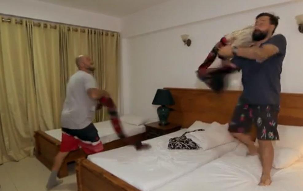 Oase și CRBL au făcut dezastru la camera de hotel! &bdquo;S-a str&acirc;mbat elicopterul!&rdquo;