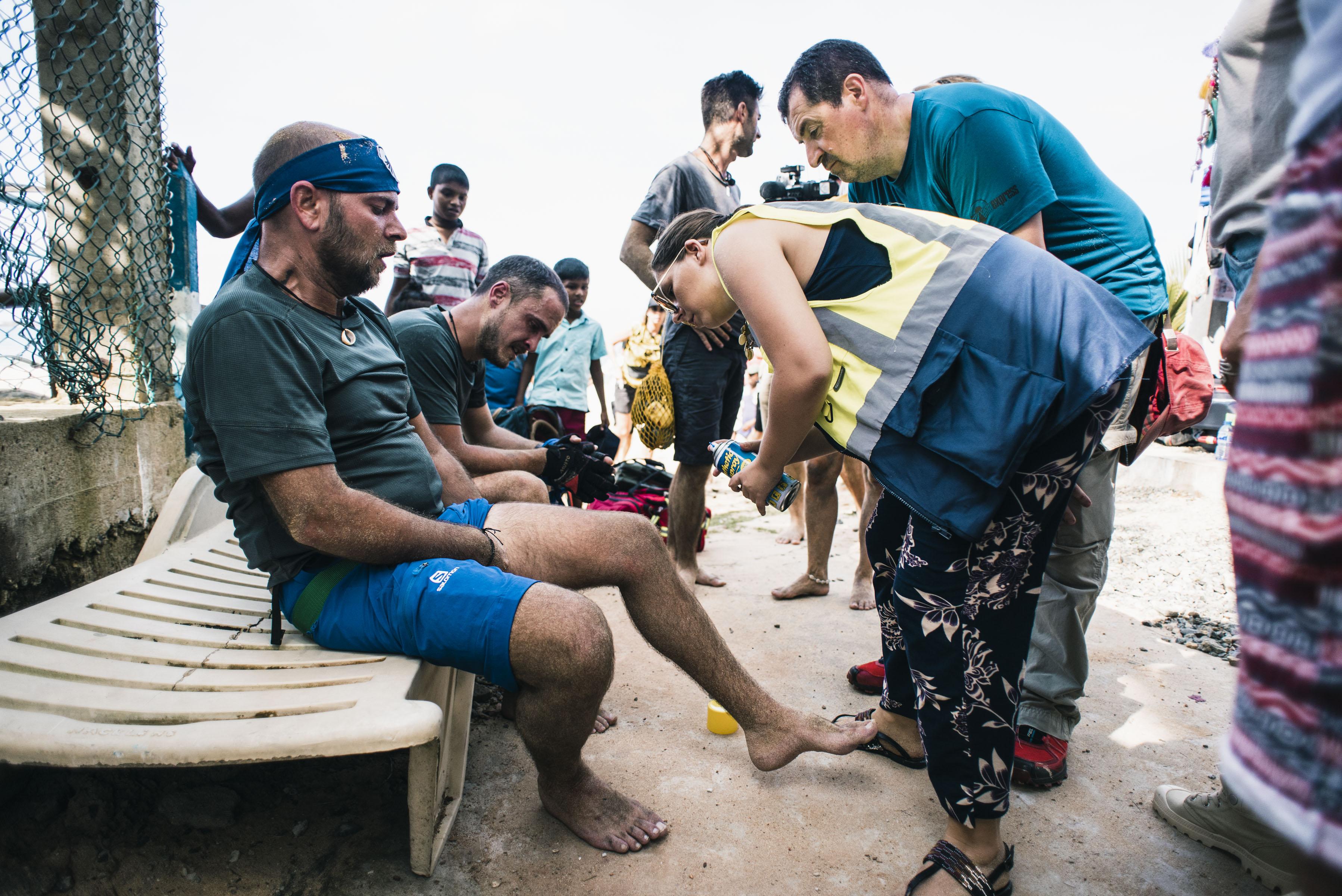 Accidentare cumplită la &bdquo;Asia Express&rdquo;! Cosmin Seleși a ajuns de urgență la spital!