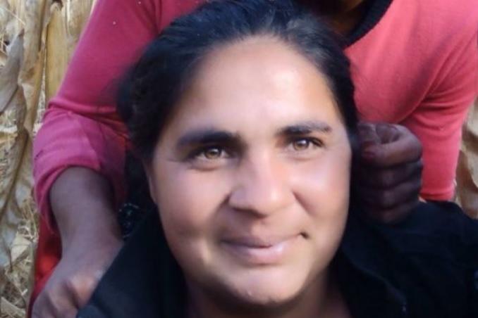 A fost amendată după ce a căutat haine pentru copii ei &icirc;n gunoaie! &bdquo;Mi-au spus să le pun la loc&rdquo;. C&acirc;ți bani i s-au cerut