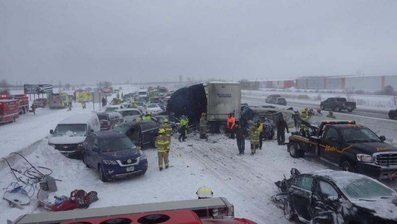 Accident apocaliptic pe autostradă! Autoritățile sunt în stare de șoc: 131 de mașini distruse, iar bilanțul victimelor este devastator. Imagini aproape ireale