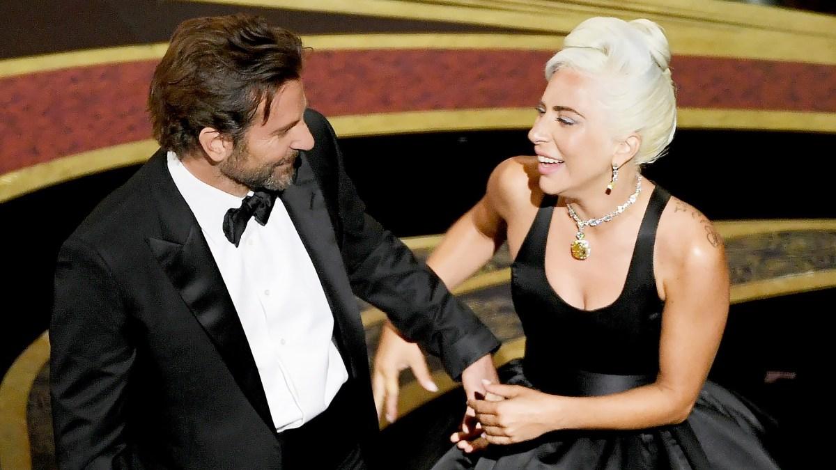 Lady Gaga a vorbit pentru prima dată despre relația cu Bradley Cooper: "Da, este o poveste de dragoste!"