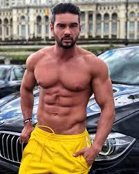 Dorian Popa implicat &icirc;ntr-un carambol. Repararea mașinii &icirc;l va costa scump