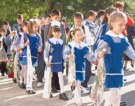 Reintroducerea uniformei în școli, măsură pentru protejarea elevilor! Explicațiile ministrului Educației