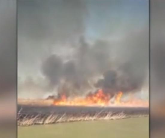 Incendiu cumplit! Sute de persoane, &icirc;n pericol! Ce declarație șocantă a făcut primarul