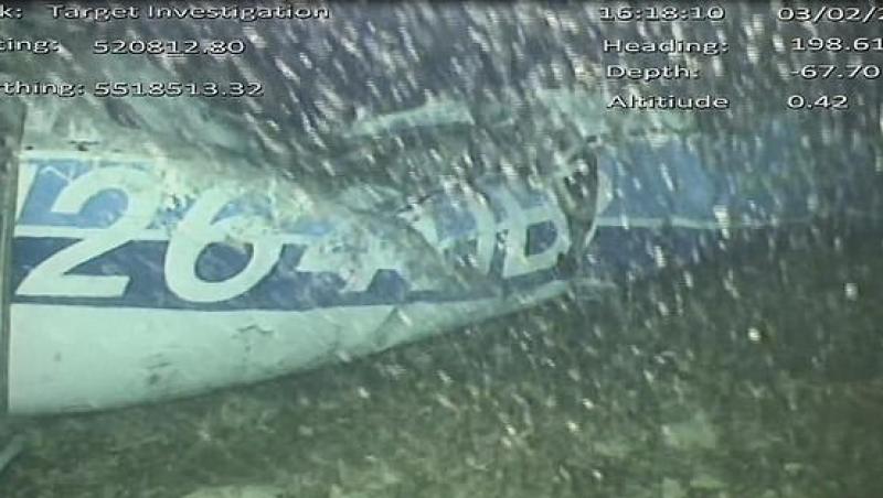 Foto! Au găsit primul cadavrul în epava avionului prăbușit, în care se afla fotbalistul Emiliano Sala: 