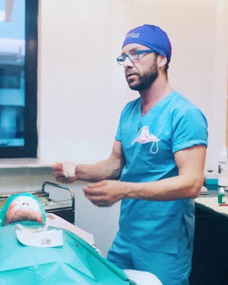 Italianul cu opt clase a operat la patru spitale din România. Clinica Monza: "Avea parafă de medic, eliberată de Direcţia de Sănătate Publică"