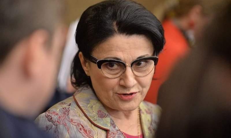 Se schimbă totul &icirc;n &icirc;nvățăm&acirc;ntul rom&acirc;nesc! Elevii ar putea să primească tablete: &rdquo;Am putea să avem &icirc;ncep&acirc;nd cu anul școlar următor!&rdquo;