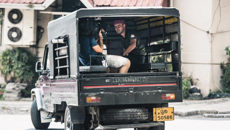 Un cuplu de vedete de la Asia Express a ajuns într-o camionetă cu deținuți: 