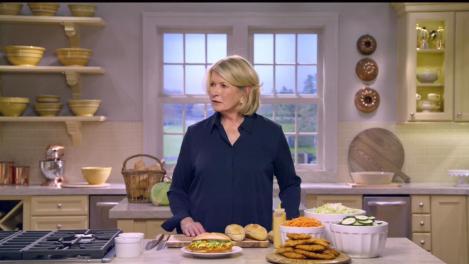 Martha Stewart, cea mai cunoscută „gospodină” din lume, lansează o gamă de produse pe bază de canabis! „Sunt nerăbdătoare să ajut la îmbunătățirea vieții oamenilor și animalelor de companie”
