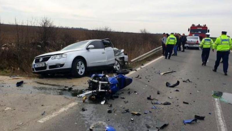 Accident violent! Un motociclist de 28 de ani, mort după ce a fost lovit de o mașină și aruncat zece metri! N-a mai avut nicio șansă