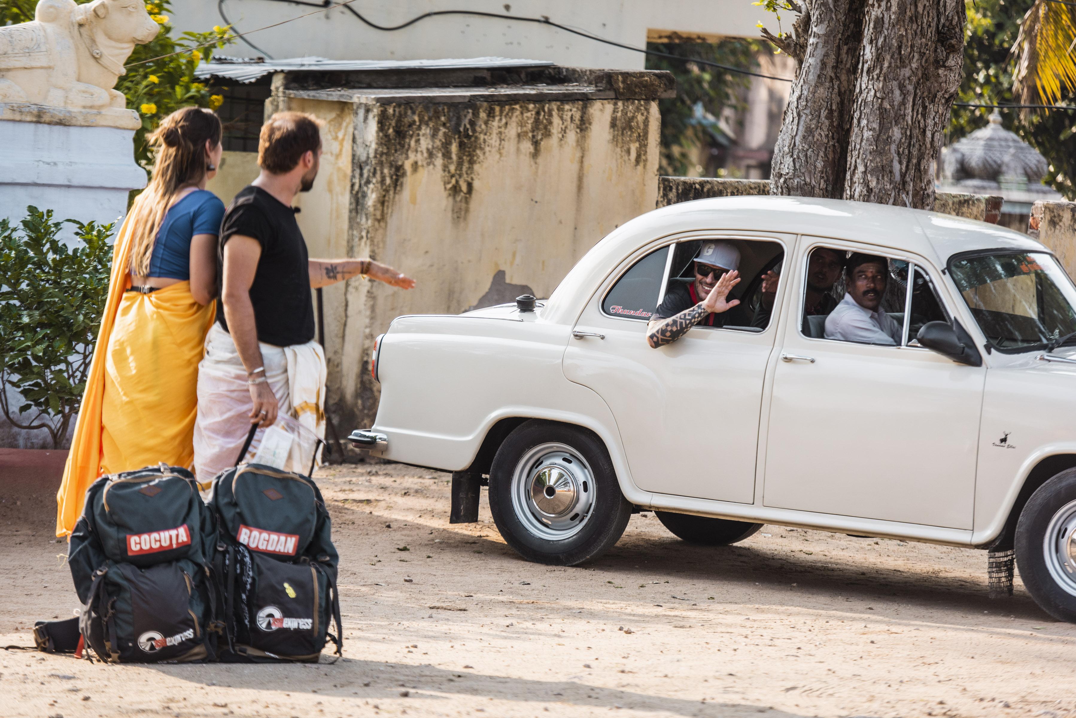 Noroc uriaș pentru Șerban Copoț și George Vintilă! Cum reacționează c&acirc;nd află că vor porni &icirc;n următoarea cursă cu o mașină de epocă