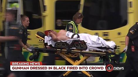 Atenție, imagini dure. Atacatorul din Noua Zeelandă s-a filmat în timp ce împușca oameni, la moschee