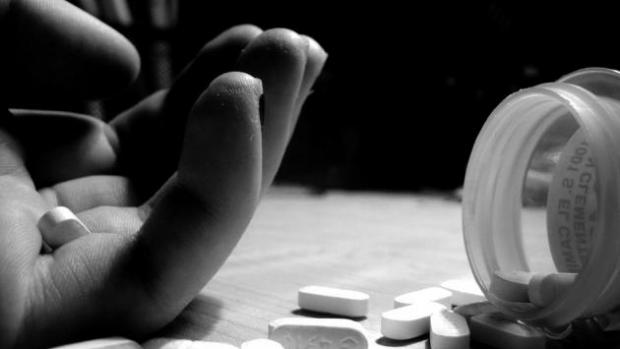 O fetiță de 14 ani a &icirc;ncercat să se sinucidă din dragoste! Puștoaica, aflată la a doua tentativă, a &icirc;nghițit mai multe pastile