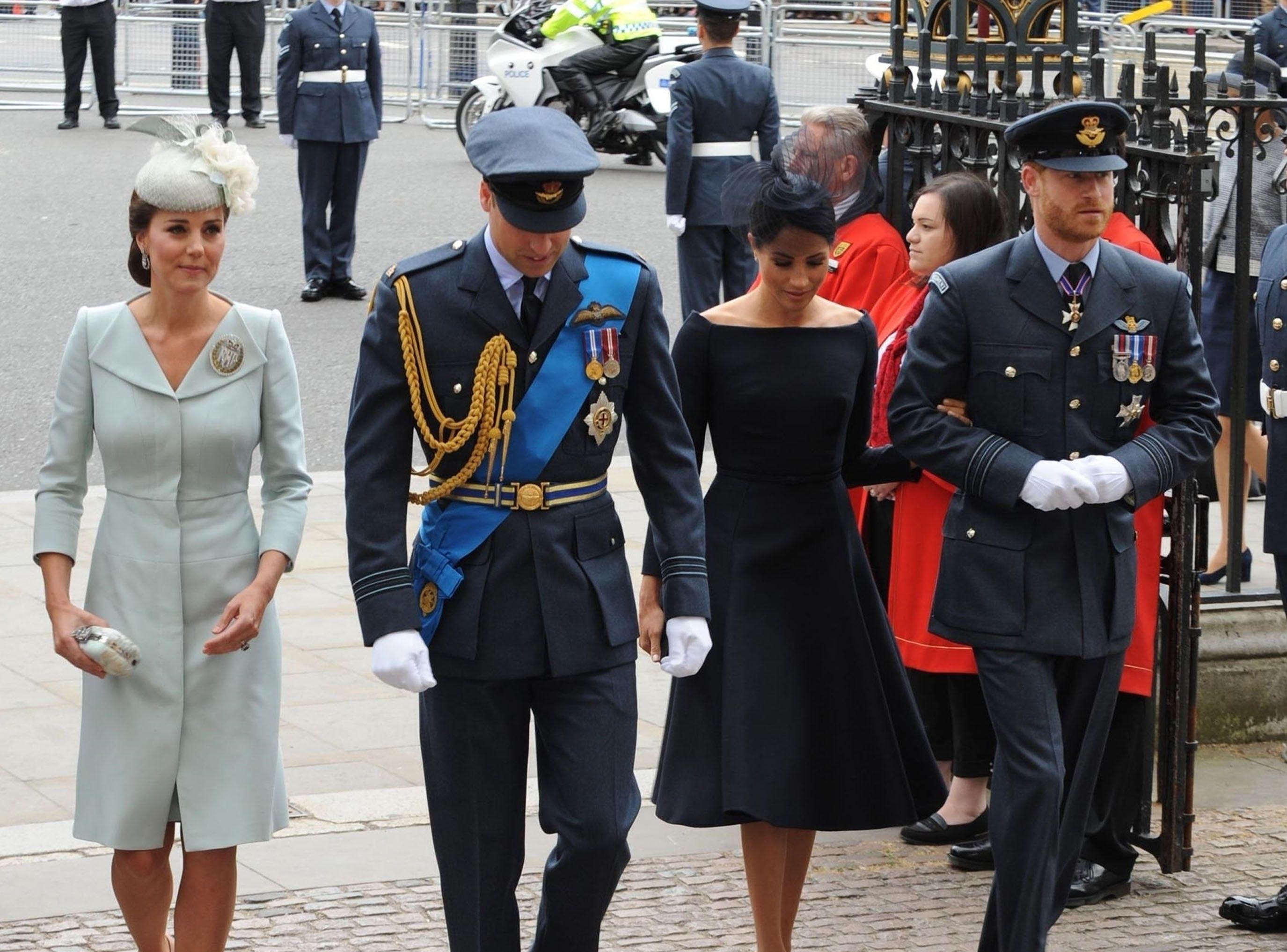 &bdquo;Divorț&rdquo; &icirc;n familia regală britanică. Anunțul a fost făcut de prinții William și Harry