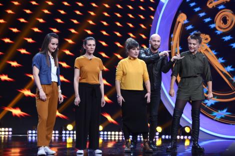 Trupa iELE, prima şi singura trupa de improvizaţie feminină din România, a făcut spectacol la „iUmor”! Mihai Bendeac a fost pe post de... telecomandă