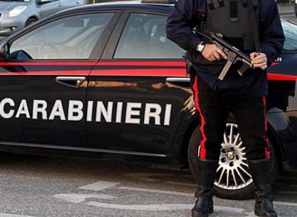 Se &icirc;nt&acirc;mplă și la ei! Un italian a &icirc;ncercat să fie rom&acirc;n. Ce au descoperit carabinierii, după ce l-au luat la bani mărunți