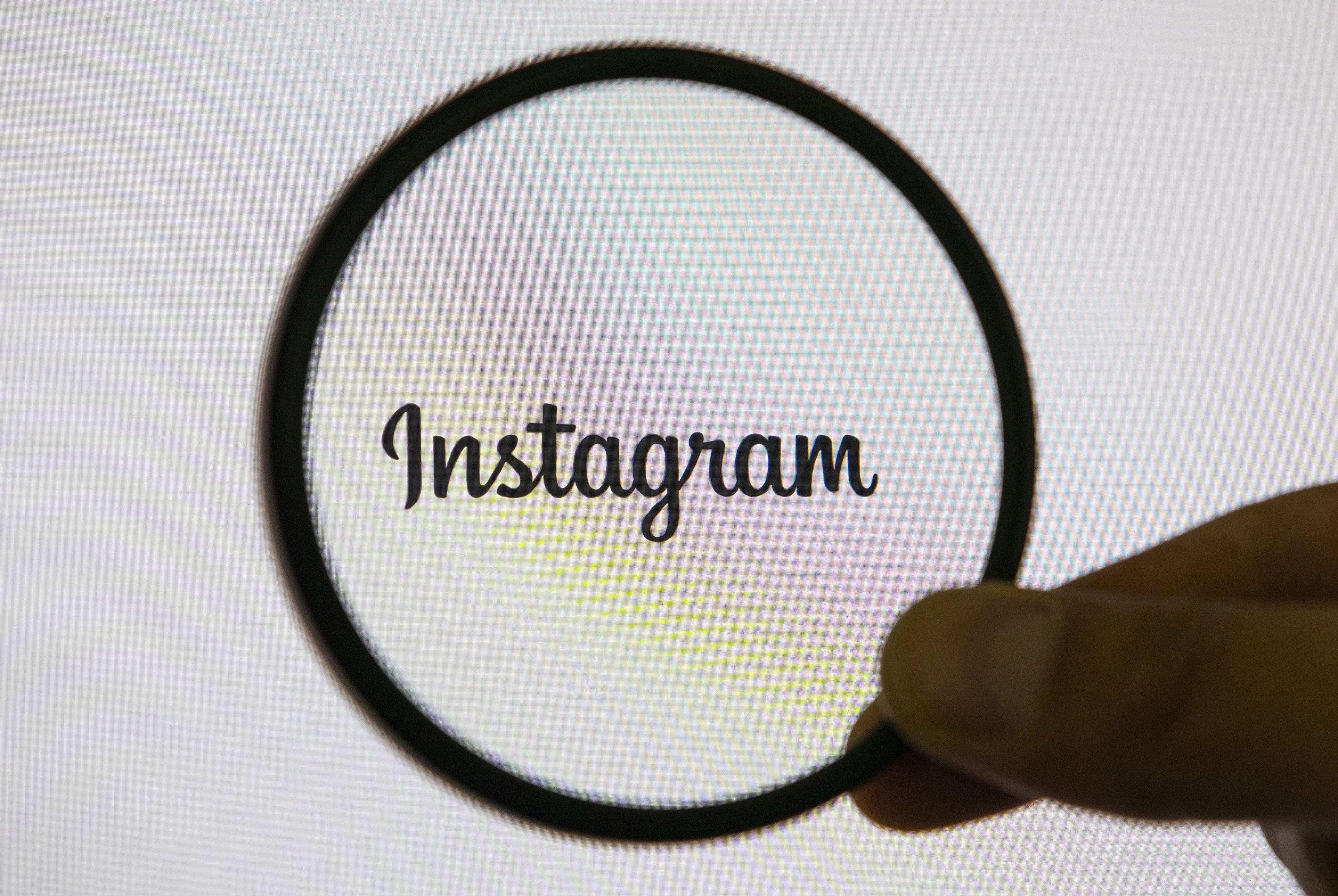 Instagram lansează o nouă funcție. Utilizatorii vor putea face cumpărături direct din fotografii!