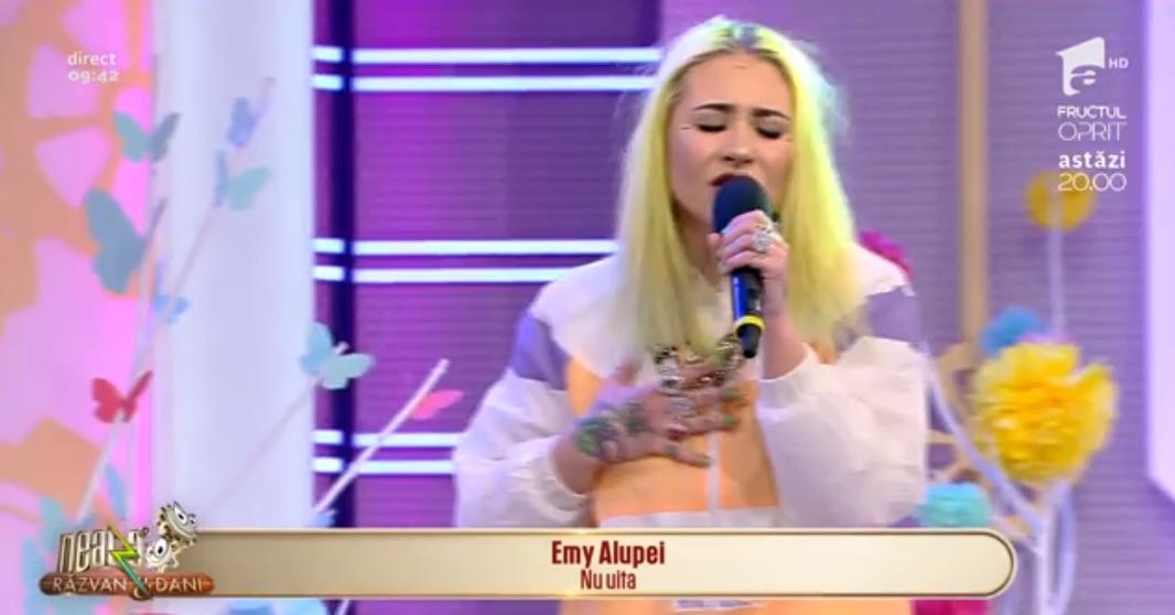 De la X FACTOR, la o carieră &icirc;n muzică! Emy Alupei, fosta elevă a lui Carla's Dreams, a lansat clipul piesei "Nu uita"