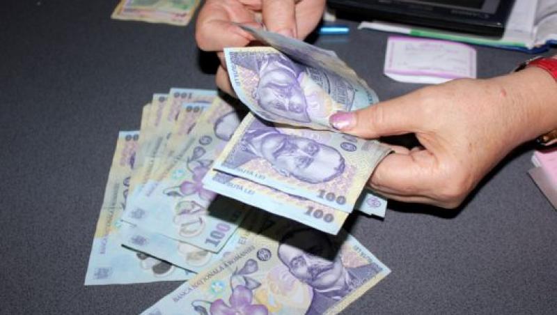 Fiscul returnează bani românilor în următoarele zile! Ce trebuie să afli