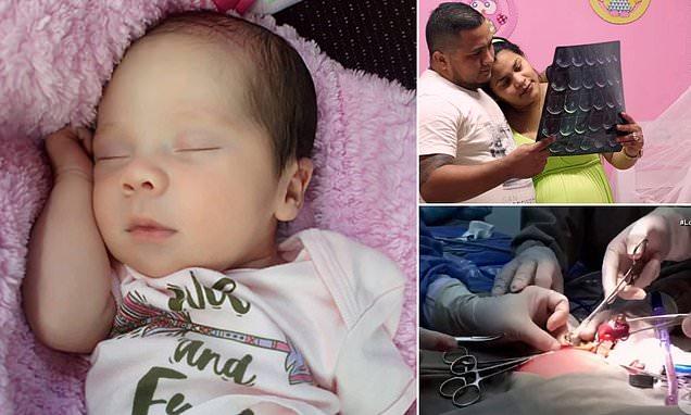 Bebelușul care și-a &bdquo;&icirc;nghițit&rdquo; sora geamănă. O femeie a adus pe lume doi bebeluși, &icirc;ntr-un singur corp