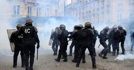 Soldaţii francezi ar putea deschide focul dacă vieţile lor sau ale civililor vor fi puse în pericol la protestele vestelor galbene
