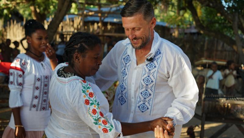 Petrecere românească pentru semifinaliștii din Ultimul Trib, în Madagascar