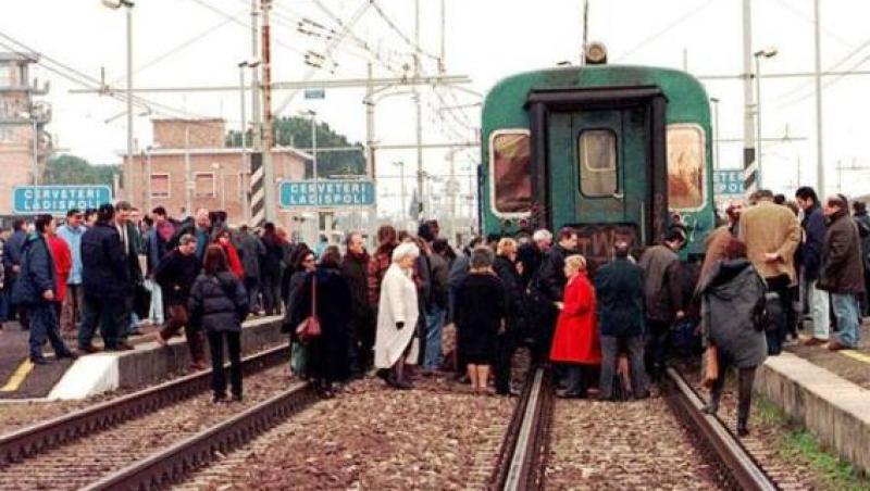 Unde a fost găsită tânăra care s-a aruncat din trenul de Iași. Fata a recurs la acest gest după o ceartă cu iubitul!