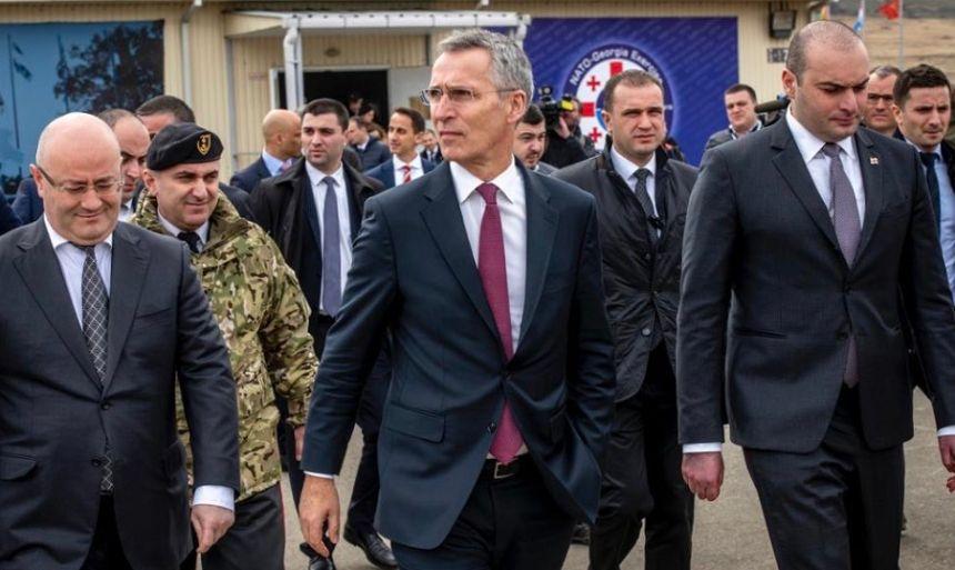 Georgia va adera la NATO, afirmă Jens Stoltenberg &icirc;ntr-o vizită cu ocazia unor exerciţii militare