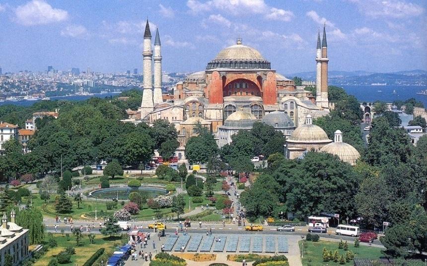 Președintele Erdogan vrea să redenumească fosta bazilică Sf&acirc;nta Sofia &icirc;n "moscheea Sf&acirc;nta Sofia"