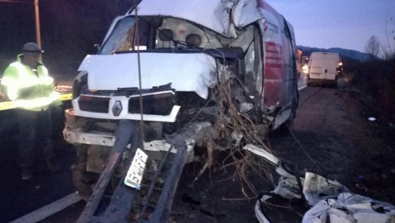 Accident violent în Prahova! Un șofer a murit după ce mașina s-a răsturnat în albia râului!