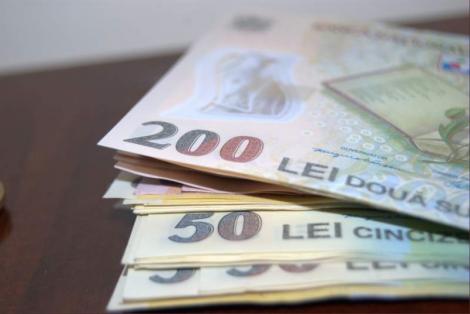 Lovitură pentru românii cu rate la bănci! Ce schimbare uriașă anunță specialiștii