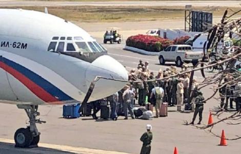 Mai mulţi soldaţi ruşi au ajuns în Venezuela, sfidând astfel cererile SUA ca Rusia să se retragă din ţara sud-americană