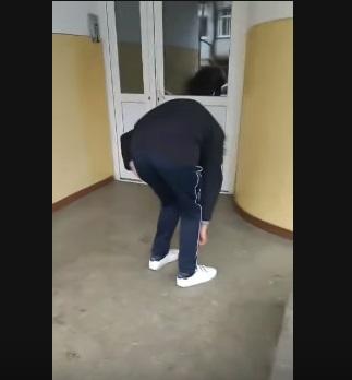 Fenomenul &bdquo;Zombie&rdquo; se extinde &icirc;n Rom&acirc;nia! Tot mai mulți tineri ajung de urgență la spital! Ce simptome sunt (VIDEO)