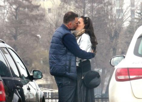 Iubirea lui Mădălin Voicu, săruturi pătimașe cu un alt bărbat! Imagini explicite cu bruneta și