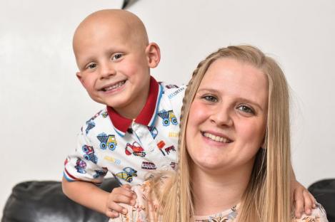 A furat peste 116.000 de euro din donațiile pentru copilul ei bolnav de cancer la creier! Ce a vrut să facă cu banii este incredibil