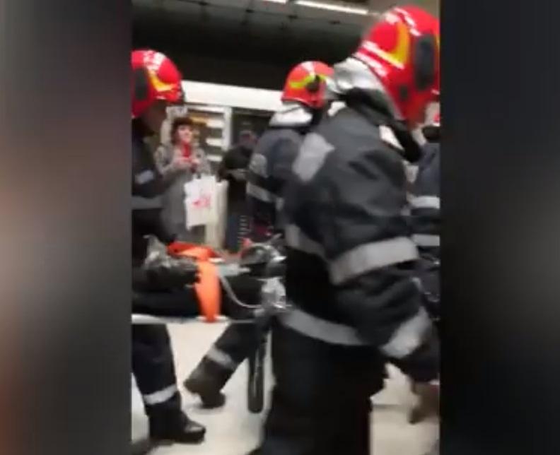 Ce s-a &icirc;nt&acirc;mplat, de fapt, la stația de metrou Lujerului! Cine este bărbatul lovit de tren. Atenție, imagini tulburătoare! - Video