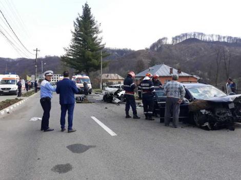 Vâlcea: O persoană a murit şi cinci sunt rănite, după ce două maşini s-au ciocnit pe o stradă din Băile Govora