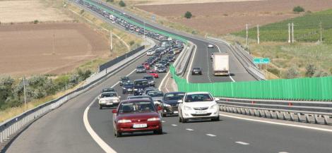 Restricții de circulație pe Autostrada Soarelui, din cauza lucrărilor de asfaltare. Pe ce tronson se aplică și cât vor dura